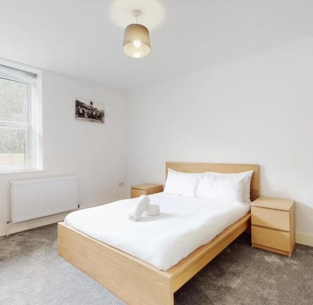 Spacious Two Bedroom Apartment With Valley Views Abertillery エクステリア 写真